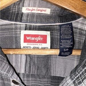 Wrangler Men's Black and White Plaid Shirt